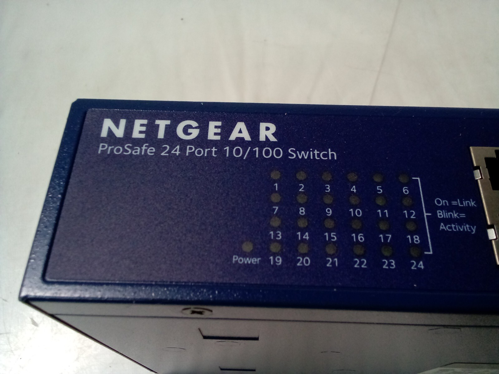 NetGear ProSafe 24 Port 10/100 Switch JFS524v2