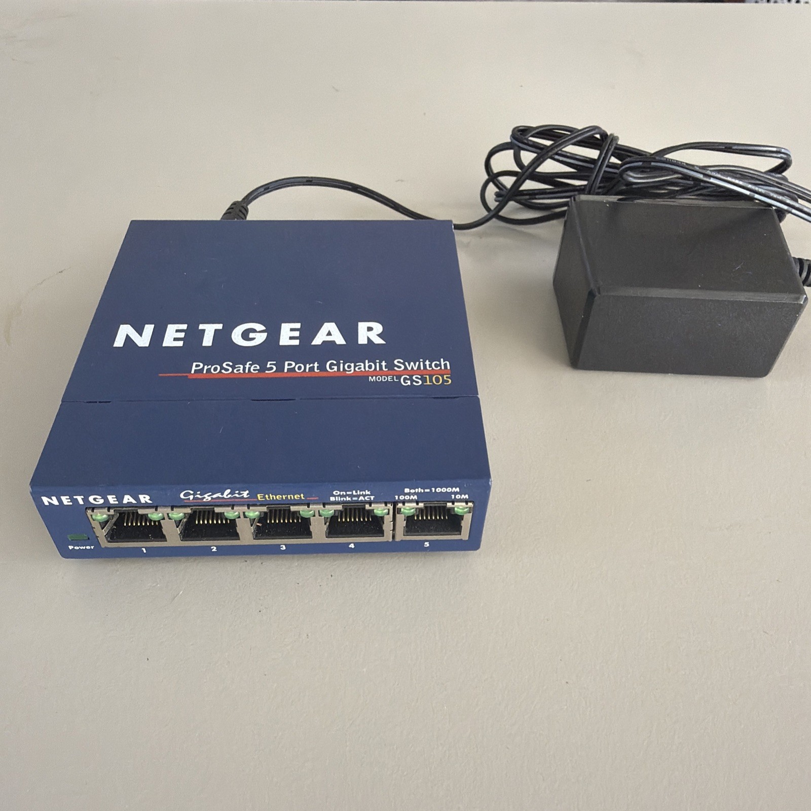 NetGear GS105 v3 ProSafe 5-Port Gigabit Switch with AC Adapter