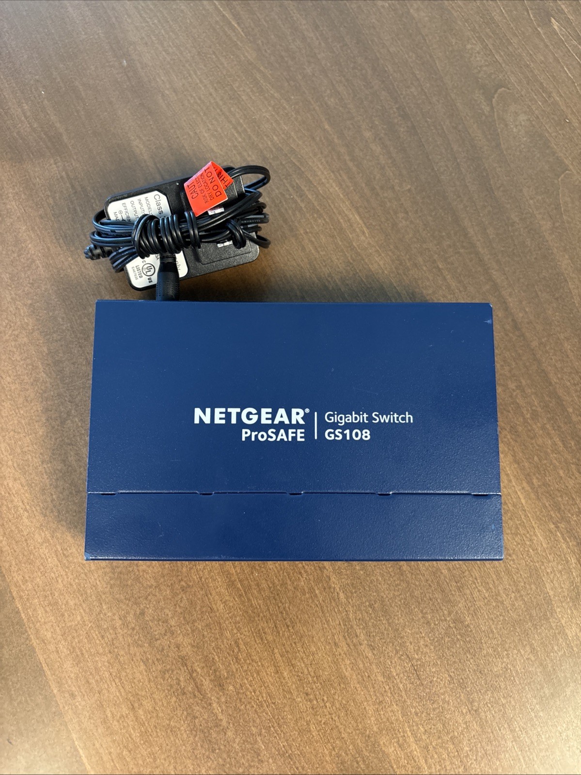 NetGear GS108 ProSafe 8-port Gigabit Switch v3 W/power Adapter