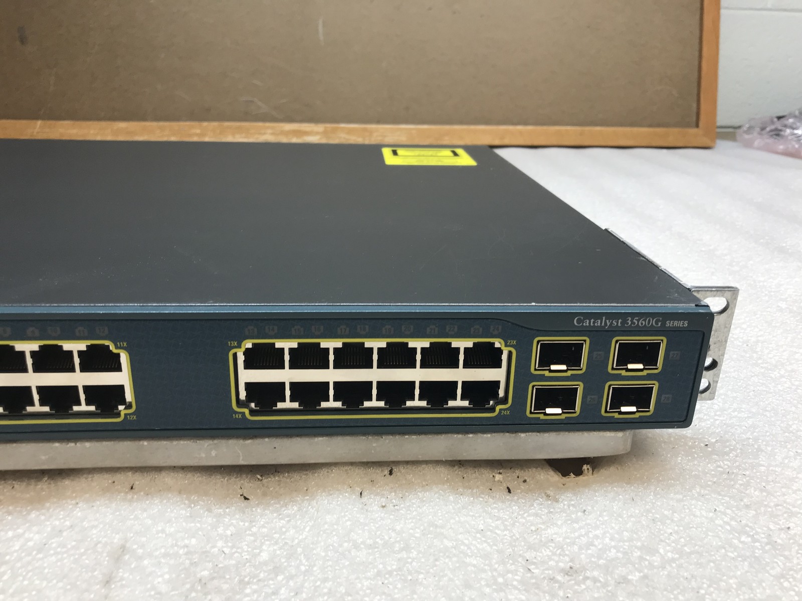 Cisco Catalyst 3560G 24 Port Gigabit Switch 4x SFP Ports WS-C3560G-24TS-S