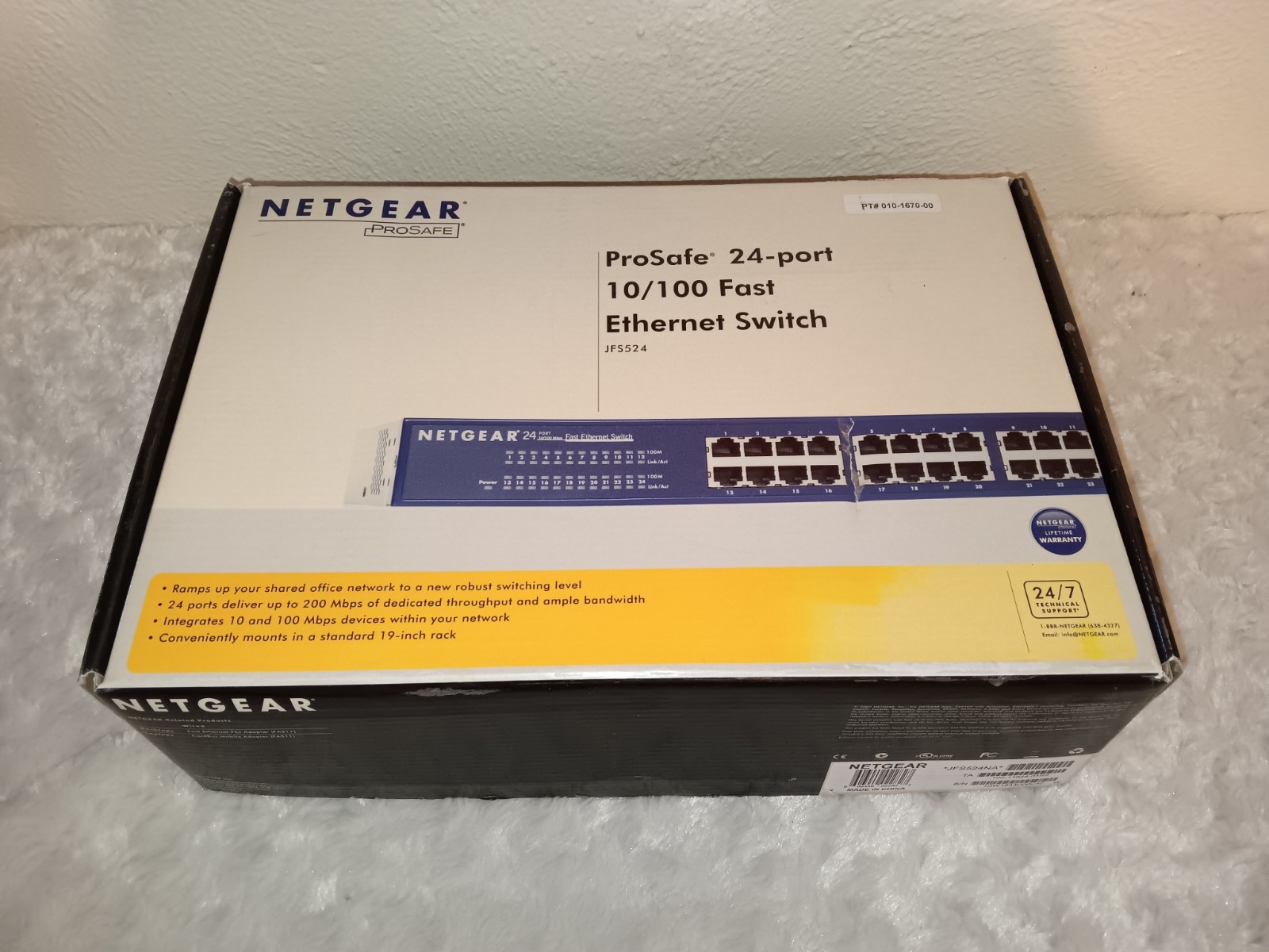 NETGEAR PRO-SAFE 24-PORT 10/100 ETHERNET SWITCH ,/ JFS524 / NEW