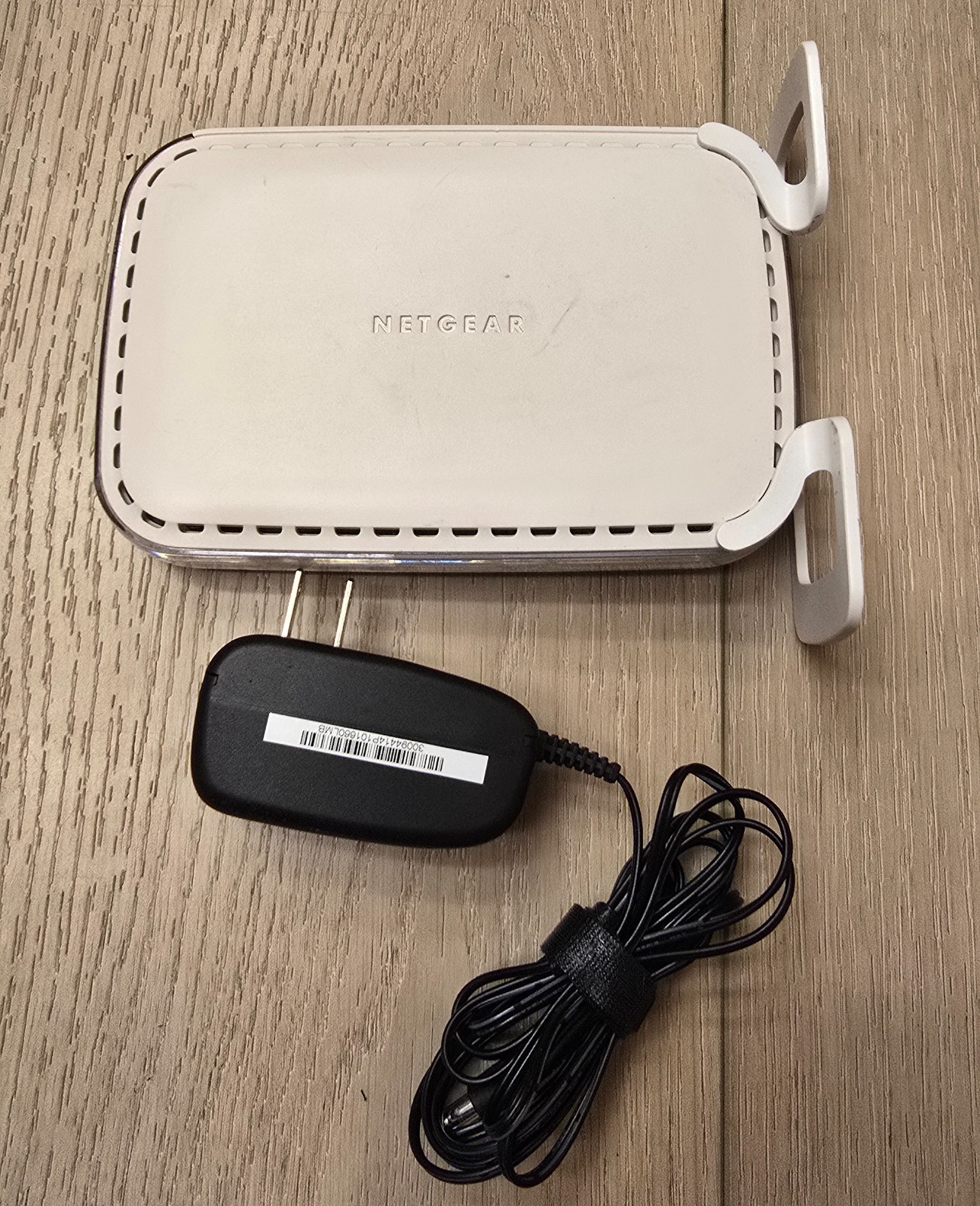 Netgear 8 port Gigabit Ethernet Switch GS608 v3 with stand – TESTED AND WORKS