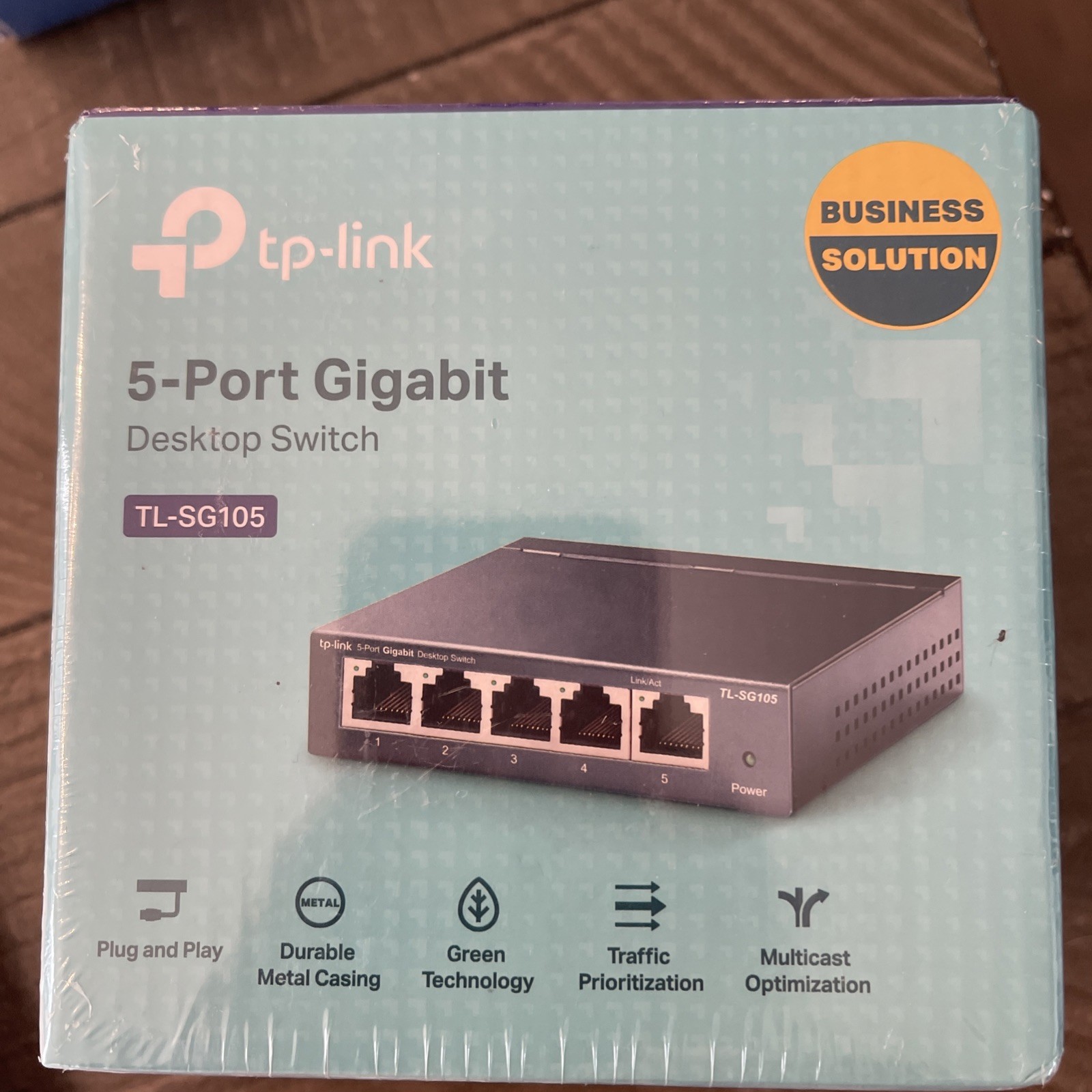 TP-Link 5 Port Gigabit desktop switch (TL-SG105)- New In Box/ Sealed