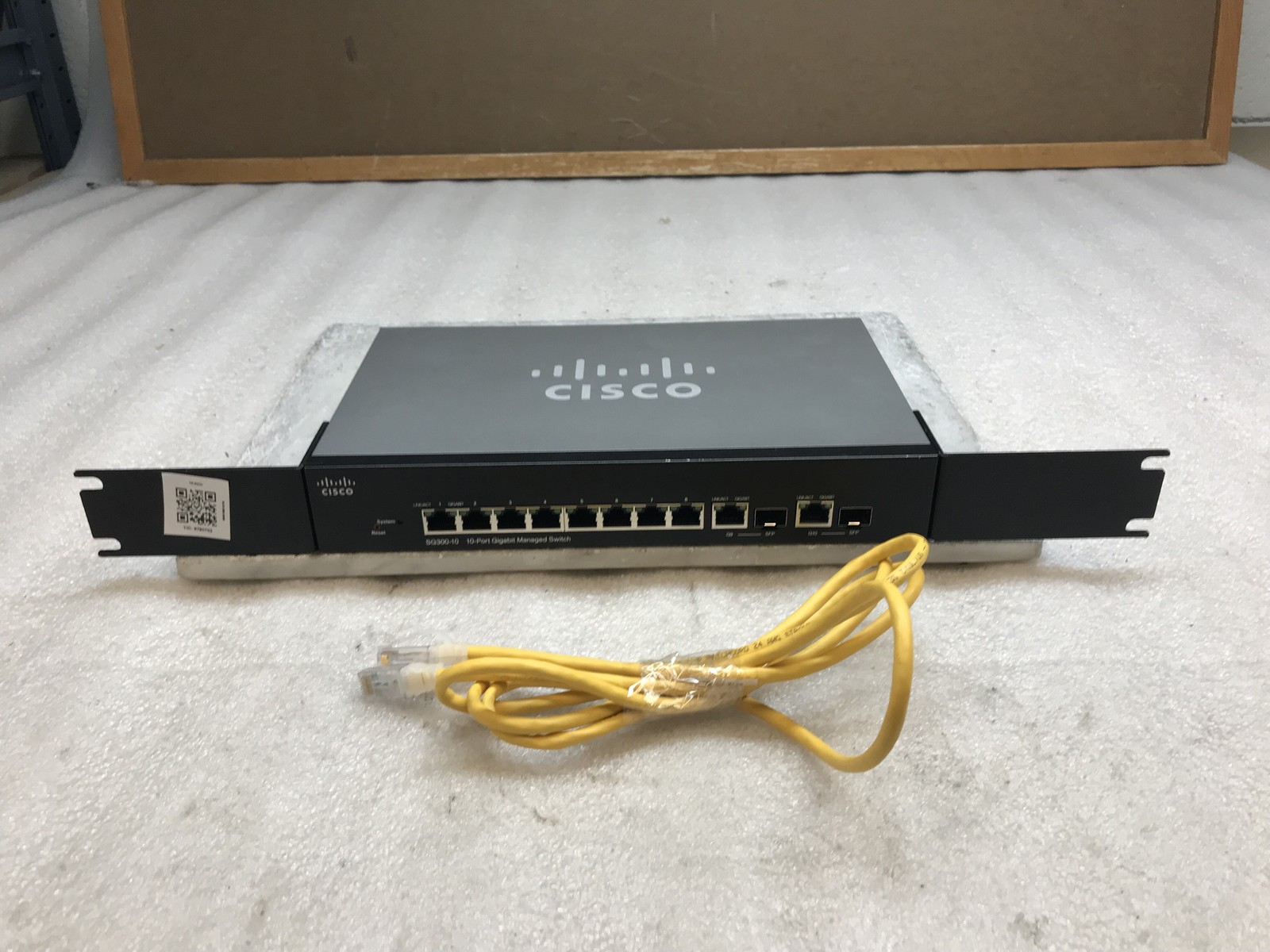 Cisco SG300-10 8-Port Gigabit Fully Managed Layer 3 Rack Mount Ethernet Switch