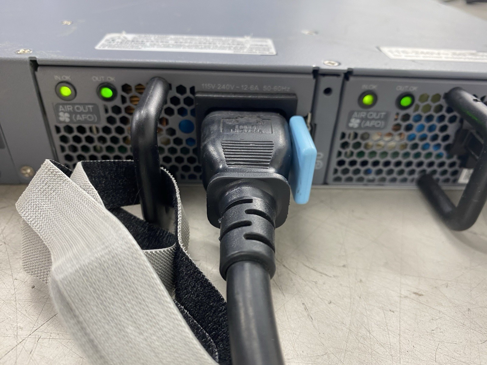 Juniper EX4300-48P / PoE+ 48-Port Switch w/ 2x PSU & 4 Port SFC 611-063980