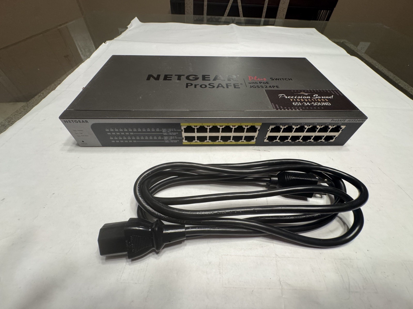NETGEAR ProSAFE 24-Port Gigabit Managed Switch w/12 PoE Ports 100W (JGS524PE)