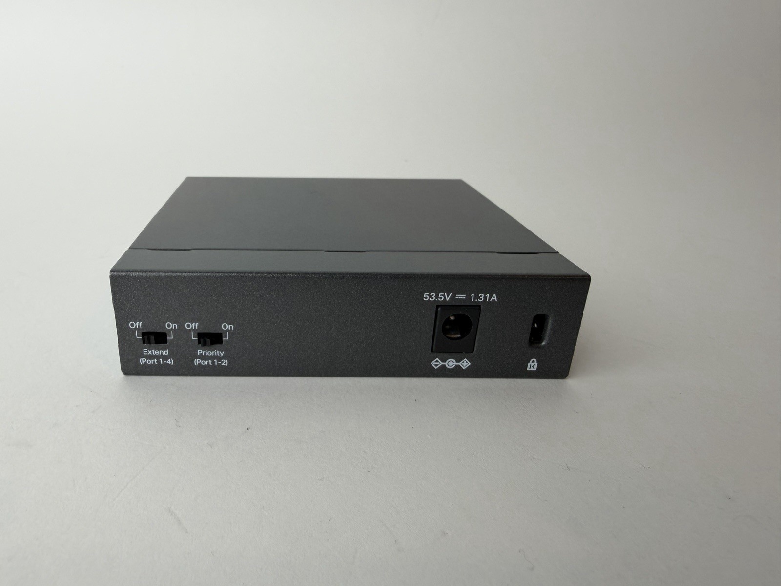TP-LINK TL-SG1005P 5-Port Desktop Switch
