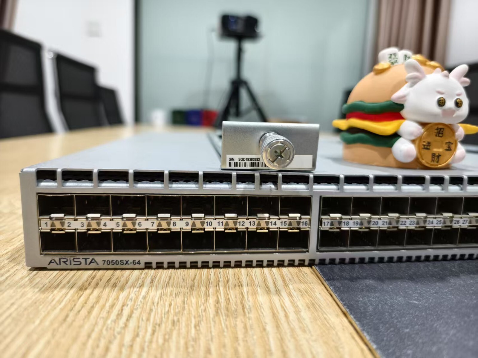 Arista DCS-7050SX-64-R 48x 10GB SFP+ 4x 40GB QSFP+&license B-to-F Airflow Switch