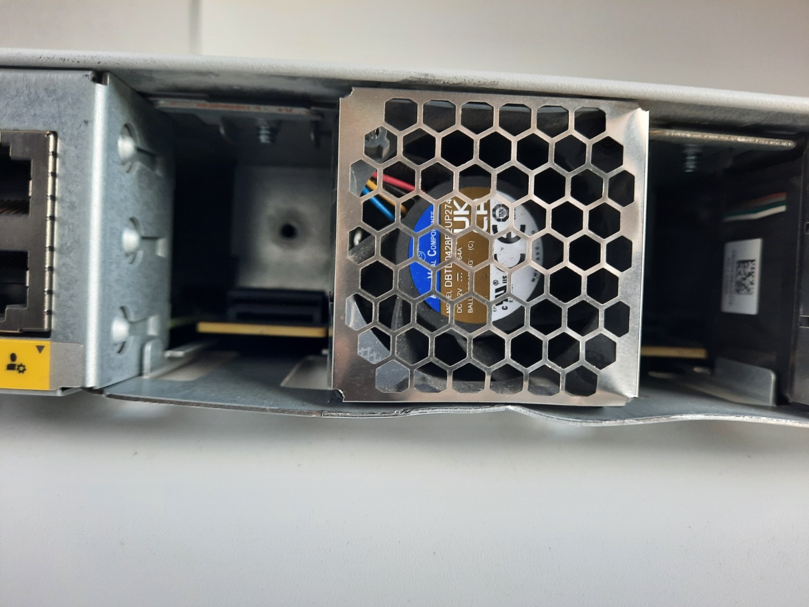 Cisco Catalyst C9200L-24T-4G-E 24-Port 9200 Series-( Dented Bottom )-Refurbished