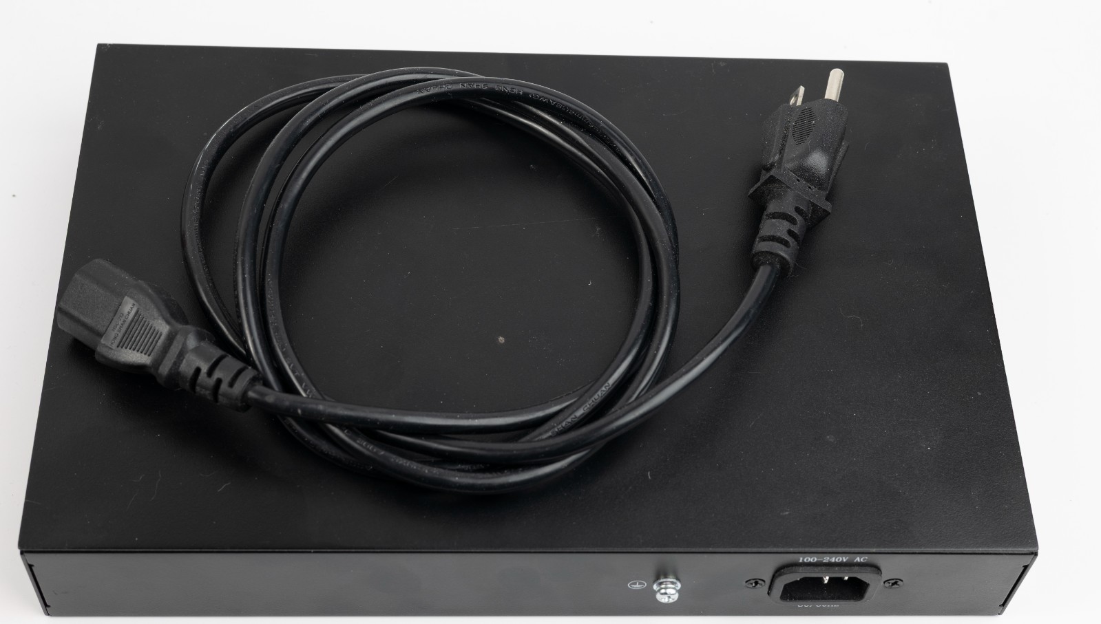 TRIPP-LITE (NG5POE) 5-Port 10/100/1000mbps Good working Condition