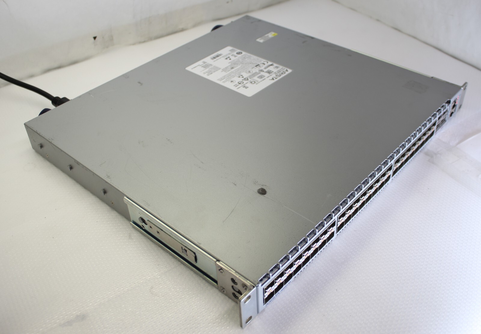ARISTA DCS-7050SX-64 48-Port Network Switch 4*Fans NO PSUs TESTED w/ ears