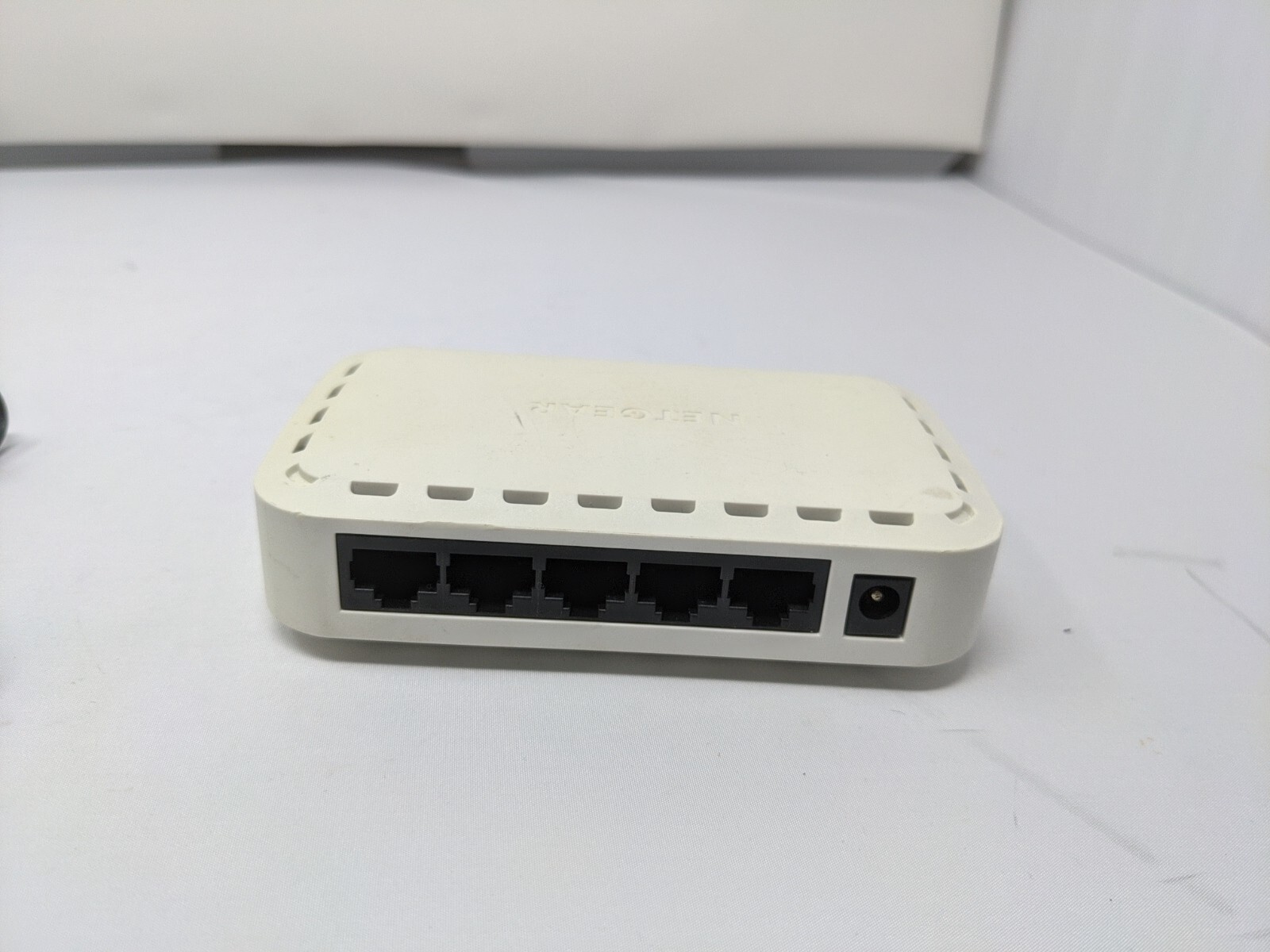 NETGEAR GS605v5 5 Port Gigabit Ethernet Switch