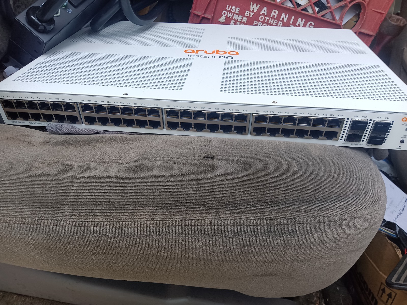 (More Server Items! Ask!) Aruba JL685A Instant On 1930 48p RJ45 4p 10GB Switch