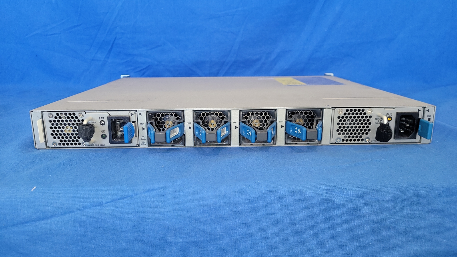 Cisco Nexus N3K-C3548P-10GX 3548X SWITCH, 48 SFP+ LANBASE and ENTERPRISE (MB)