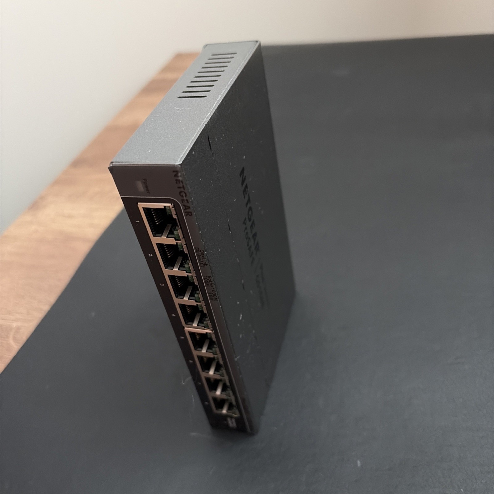 Netgear ProSAFE Plus GS108E 8-Port Gigabit Ethernet Switch – Excellent Condition