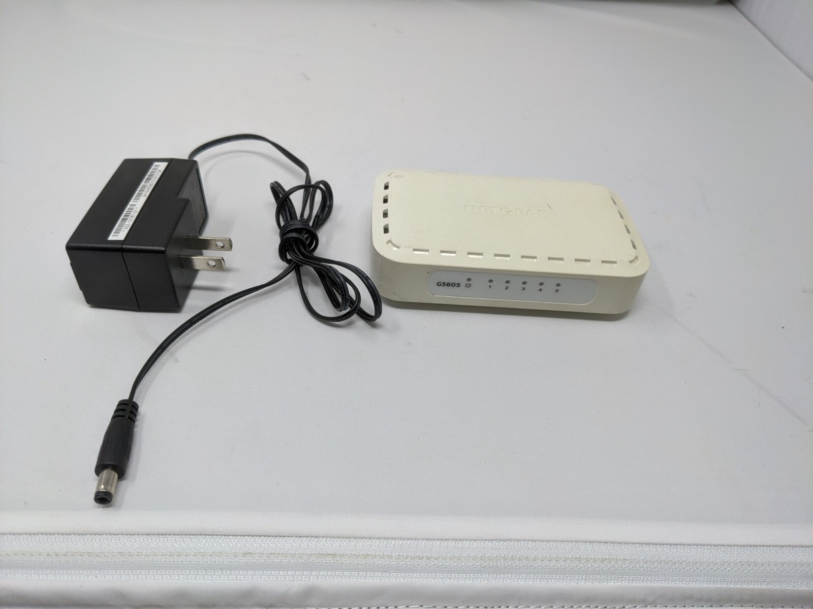 NETGEAR GS605v5 5 Port Gigabit Ethernet Switch