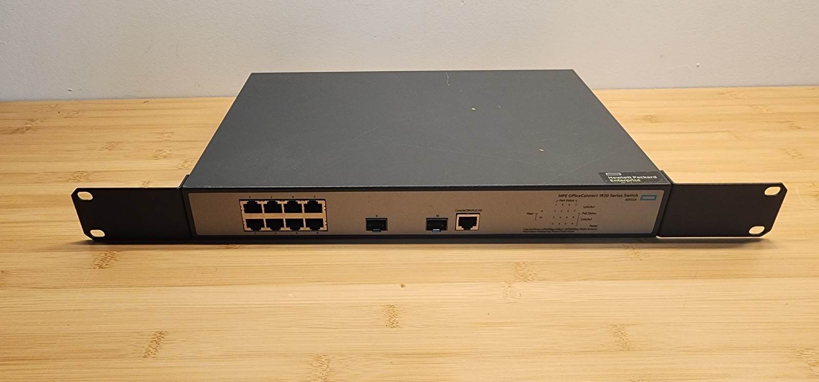 HPE OfficeConnect 1920 8G PoE+ (180W) Switch / JG922A
