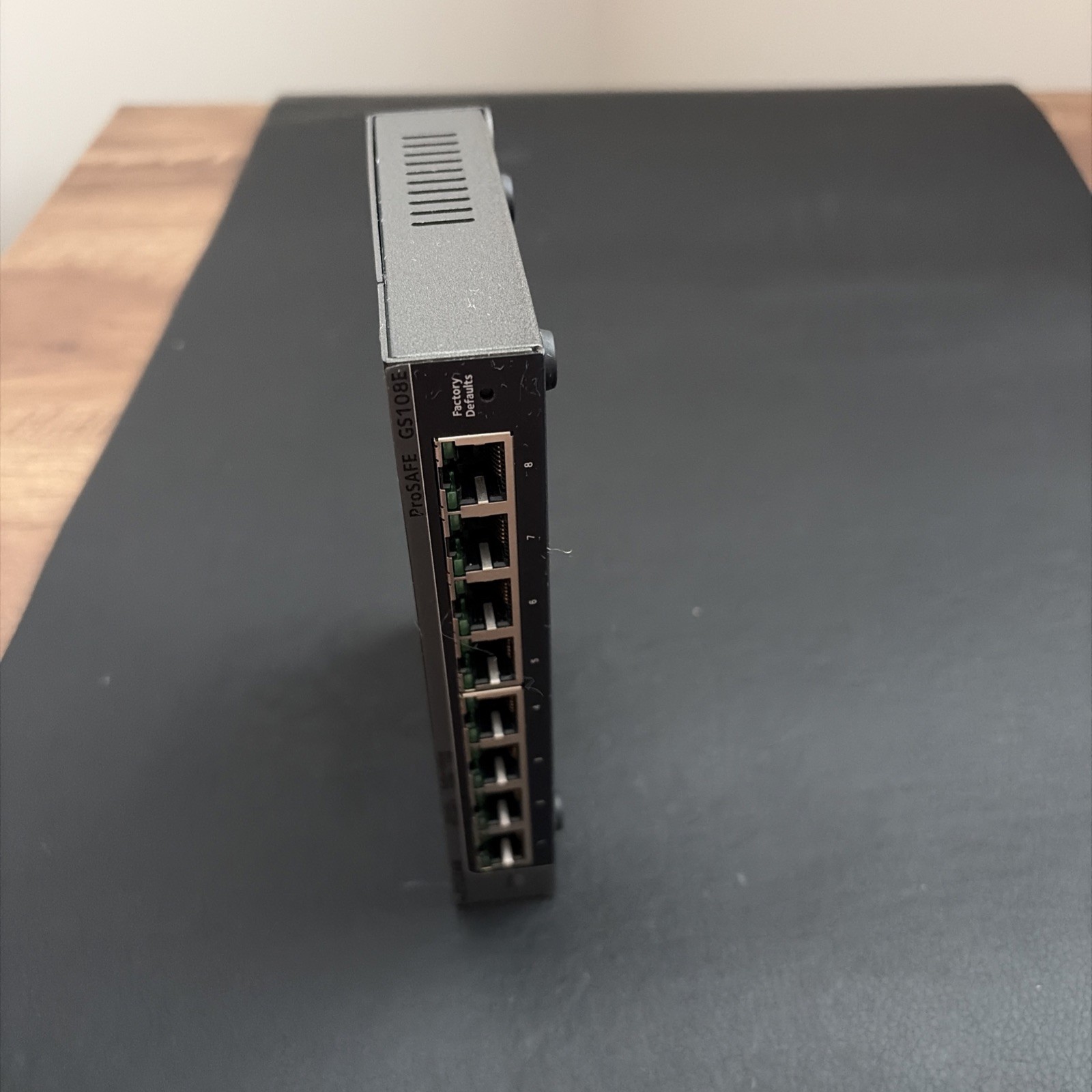 Netgear ProSAFE Plus GS108E 8-Port Gigabit Ethernet Switch – Excellent Condition
