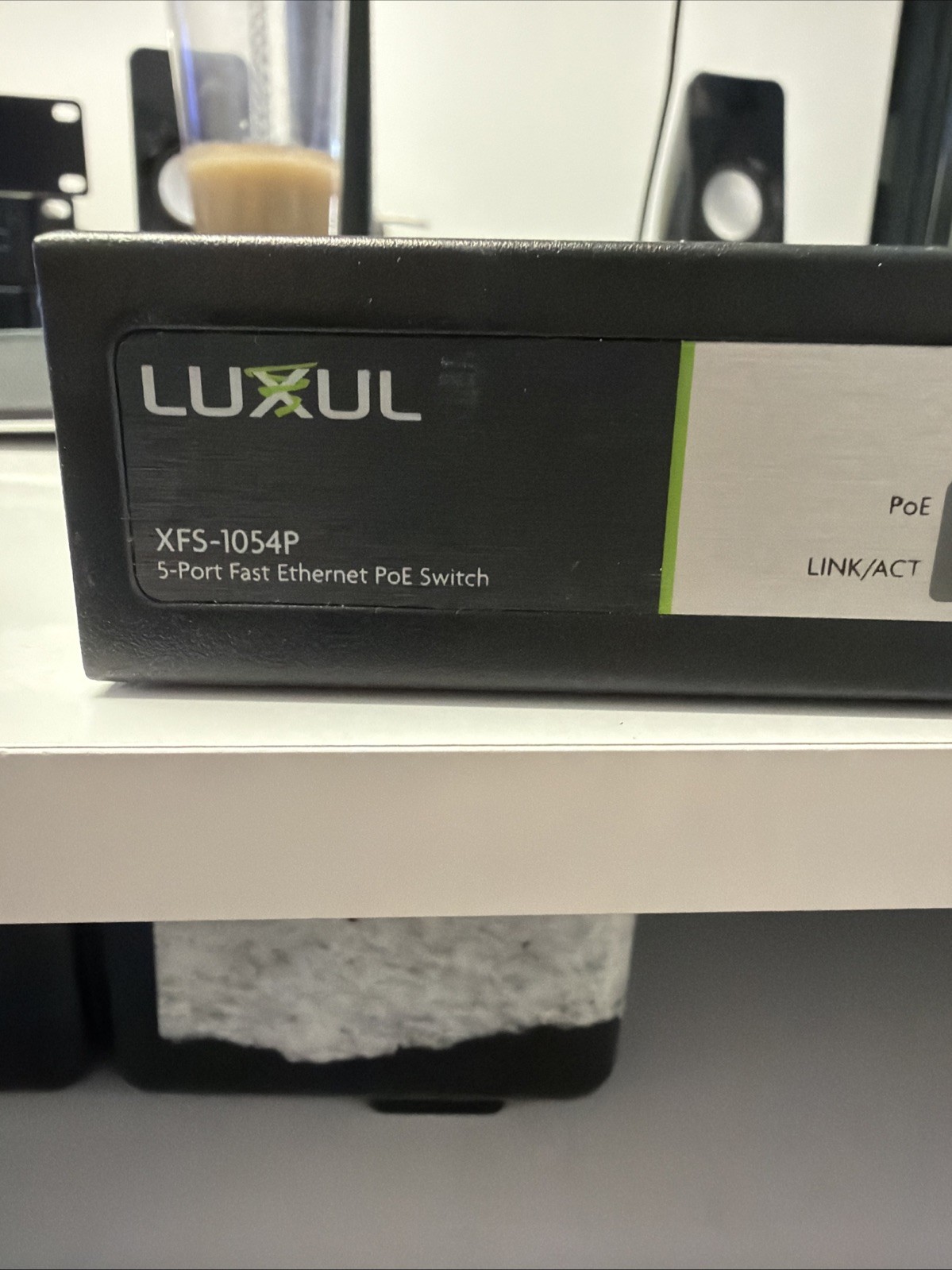 Luxul XFS-1054P Ethernet Poe Switch 5 Port (no Power Cable)