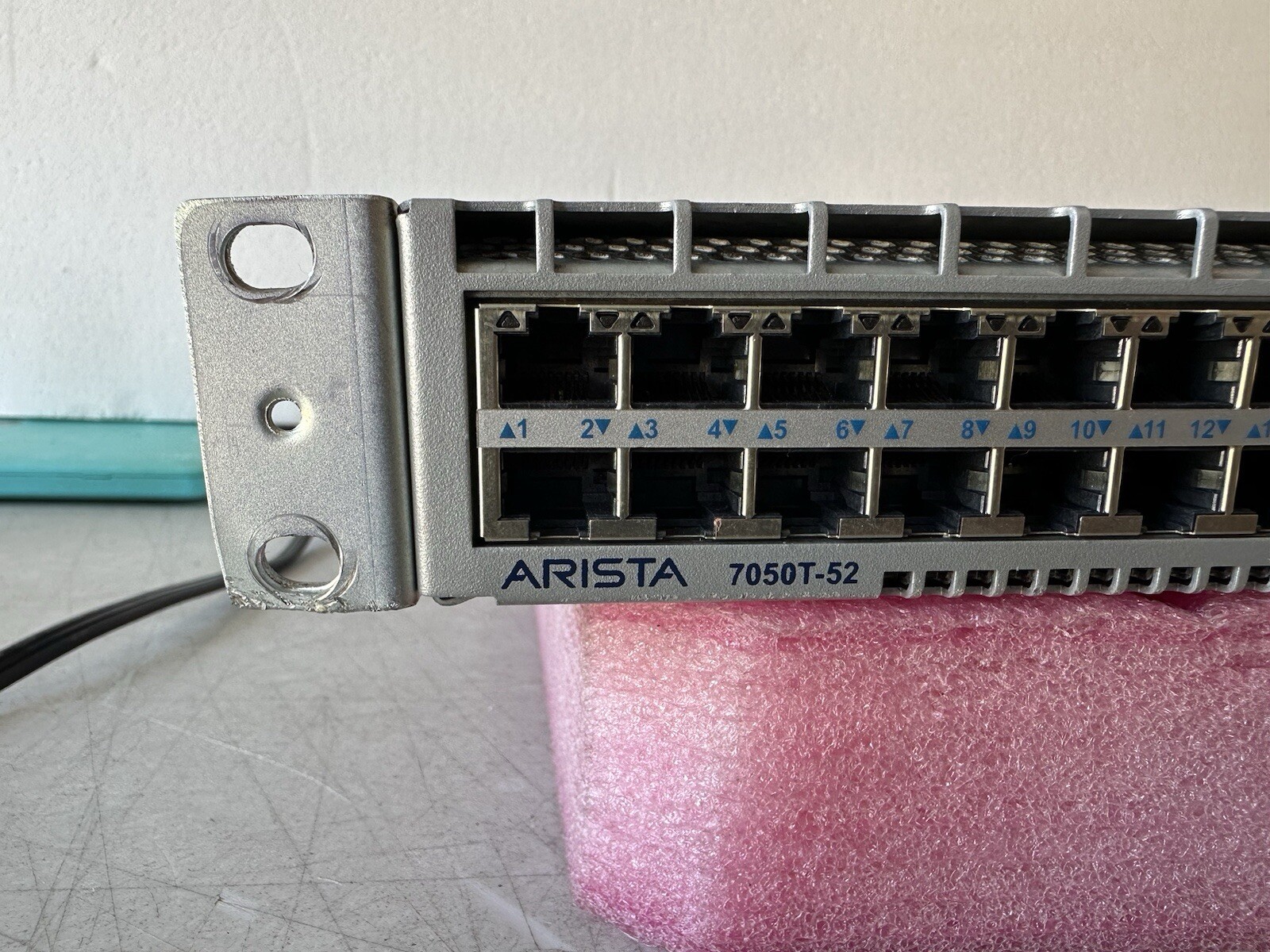 Arista DCS-7050T-52-48-Port RJ45 4x SFP+ Switch Dual AC-PSU –