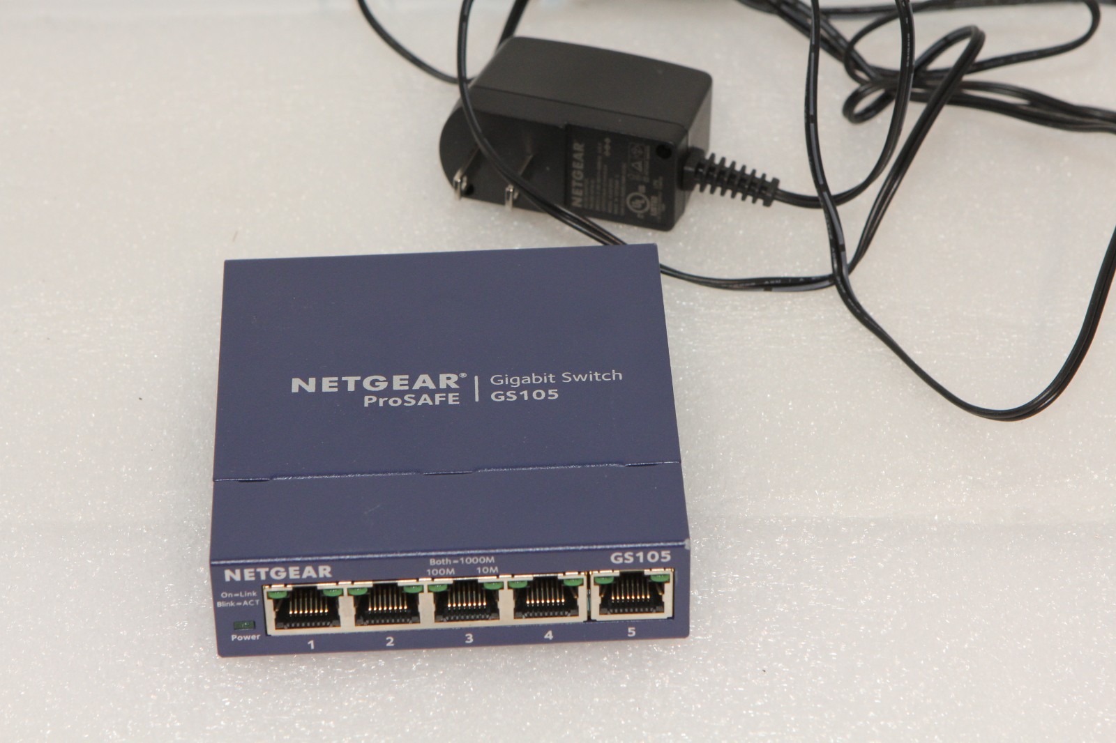 NETGEAR ProSafe (GS105) 5-Ports External Switch V5