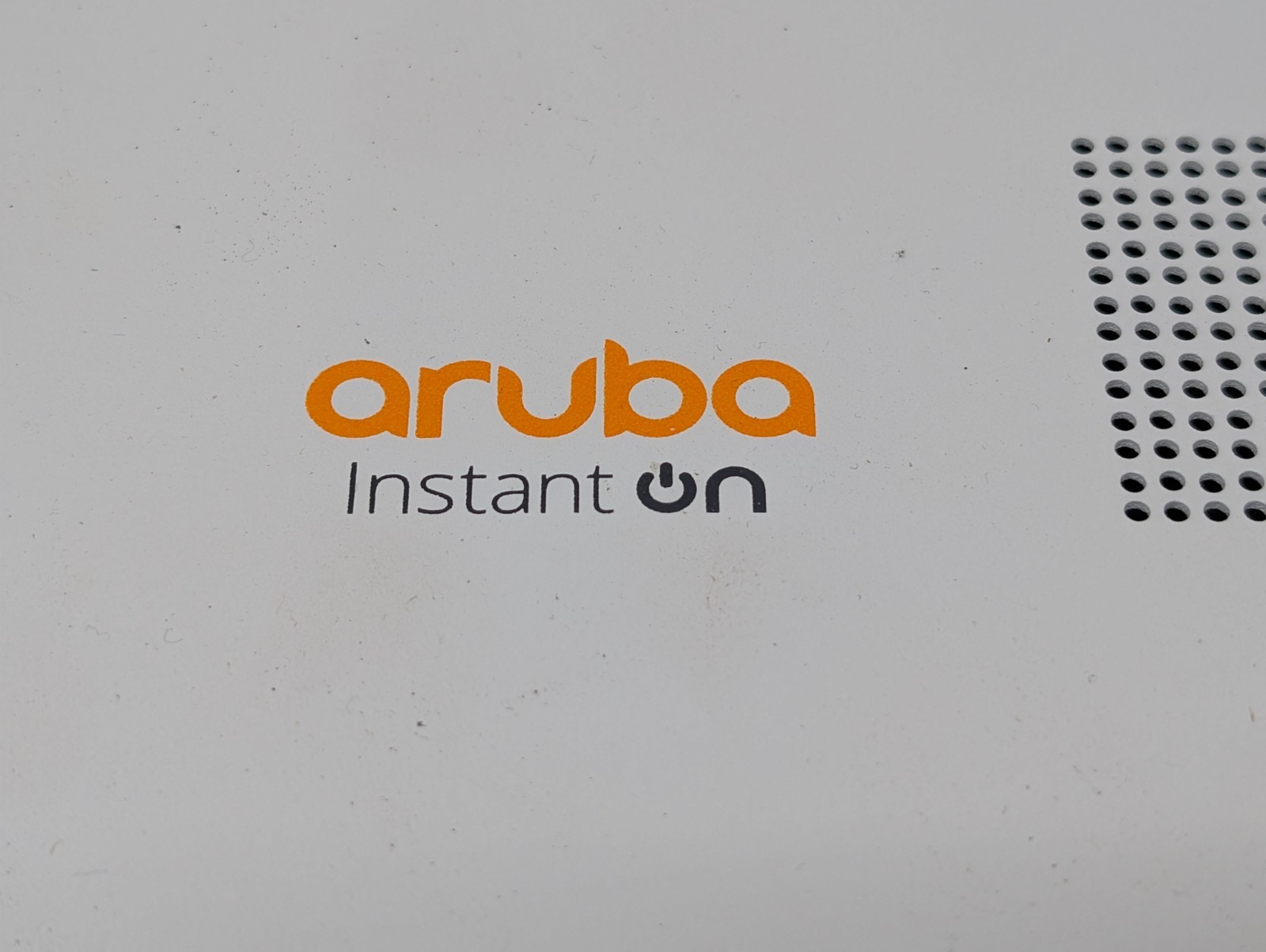 Aruba Instant On 1930 JL680A 8-Port Gigabit Switch 2x SFP (E9)