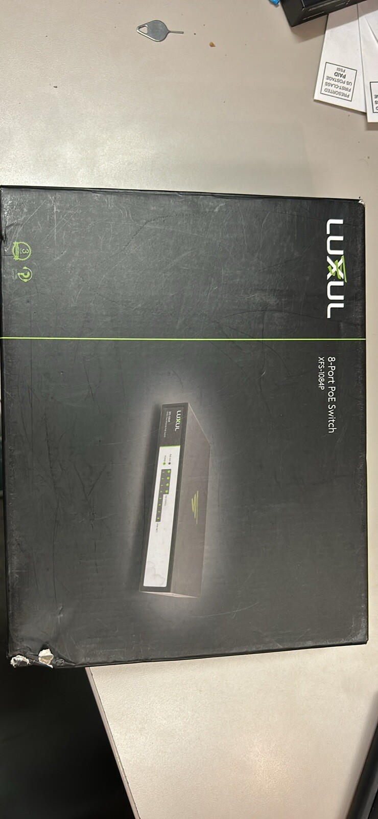 LUXUL 8-Port Fast Ethernet Switch XFS-1084P
