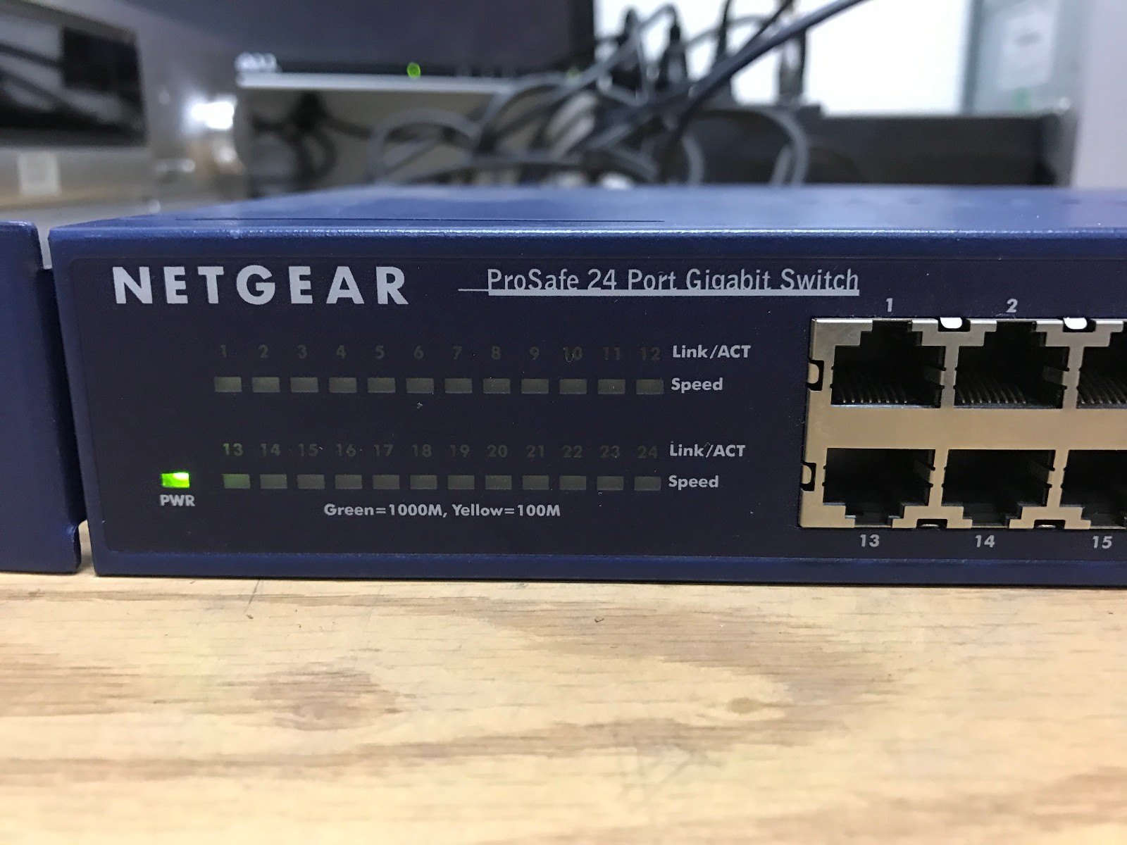 Netgear ProSafe 24 Port Gigabit Switch JGS524 V1