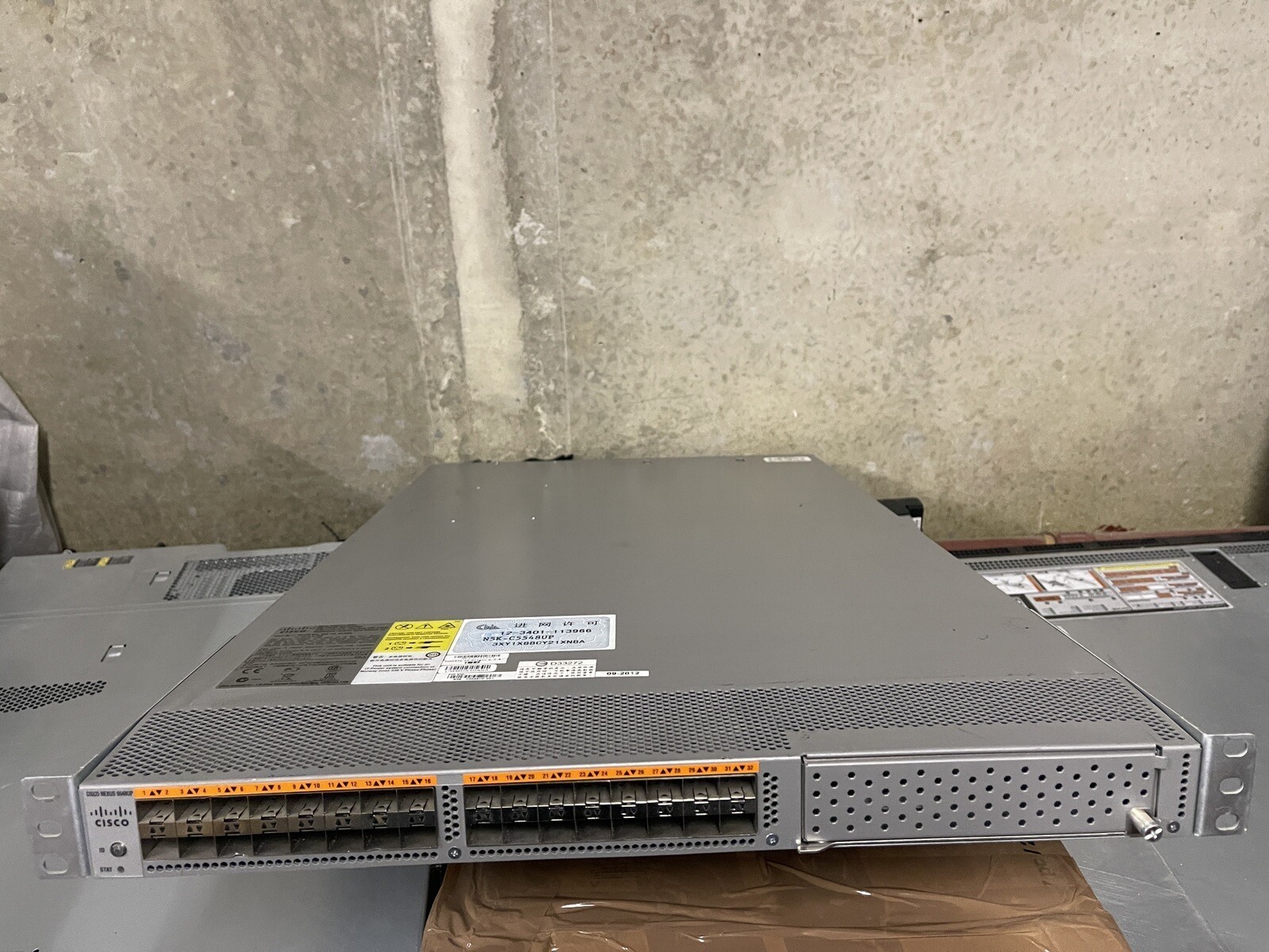 Cisco Nexus N5K-C5548UP Switch 2x PSU 2x FAN Unit Without N55-D160L3-V2 Module