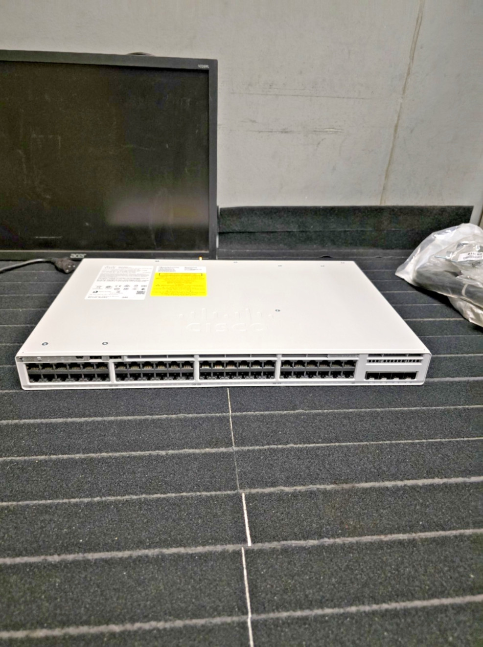 Cisco C9200L-48P-4G-E 9200L 48 Port PoE+ Network Switch