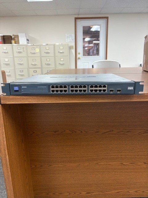 Linksys SR2024 1000Mbps Cisco Systems 24 Port 10/100/1000 Gigabit Switch