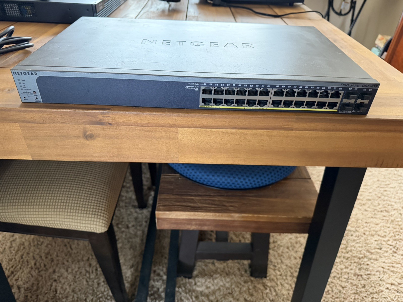 NETGEAR 24-Port Gigabit PoE+ Ethernet Smart Switch Prosafe GS728TP V1H1