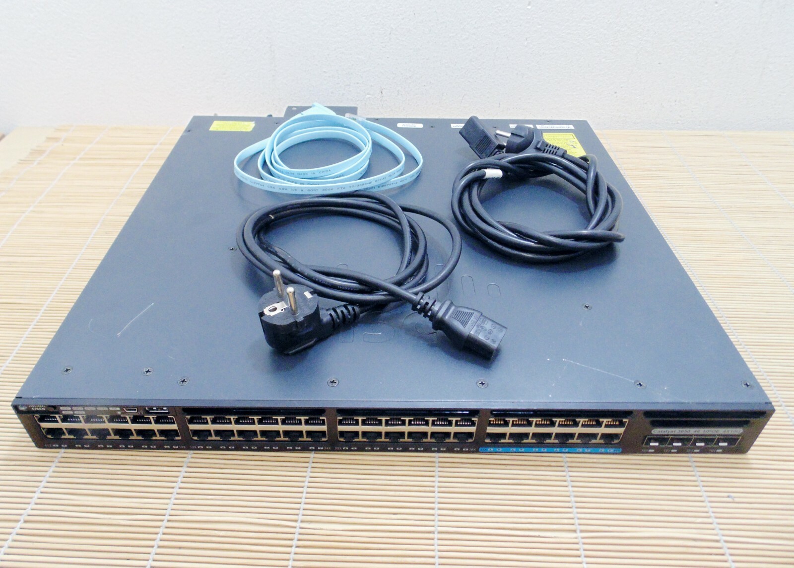 Cisco WS-C3650-12X48UQ-E 48 Ethernet ports 4x10G uplink ports Ipservices 2x PWR
