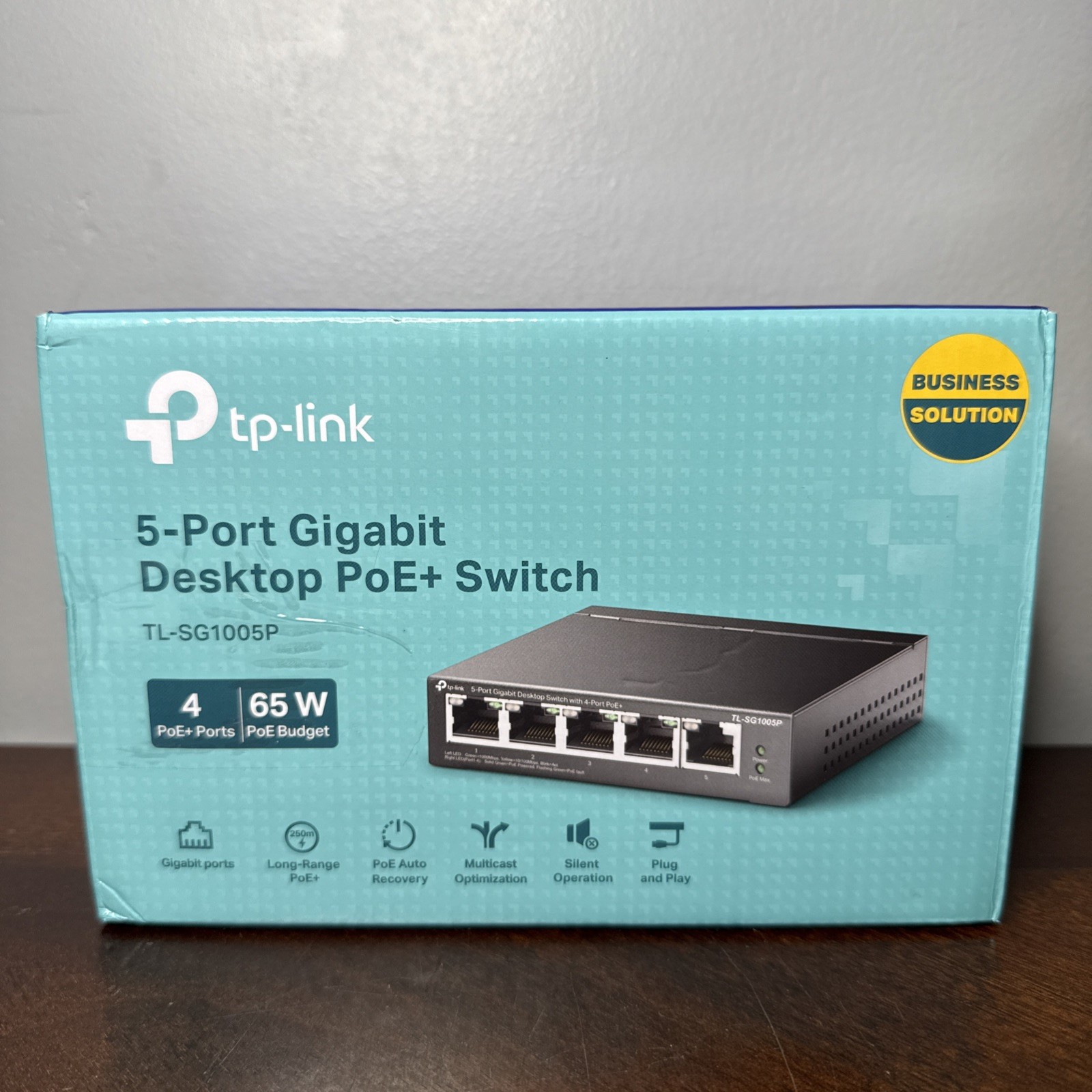 TP-LINK TL-SG1005P 5-Port Gigabit Desktop PoE Switch New/Open Box
