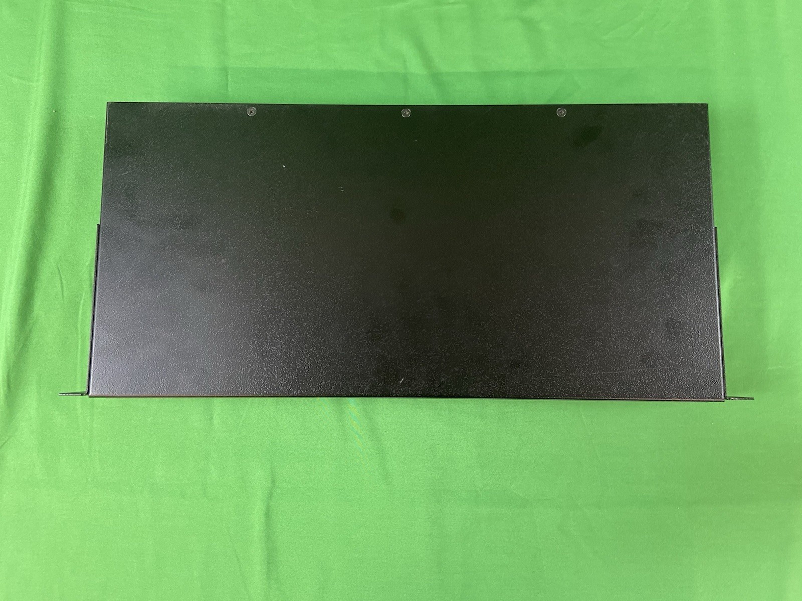 MRV LX-4016S-001AC Console Server with 16 RS232 RJ45 ports Powers On-Parts READ