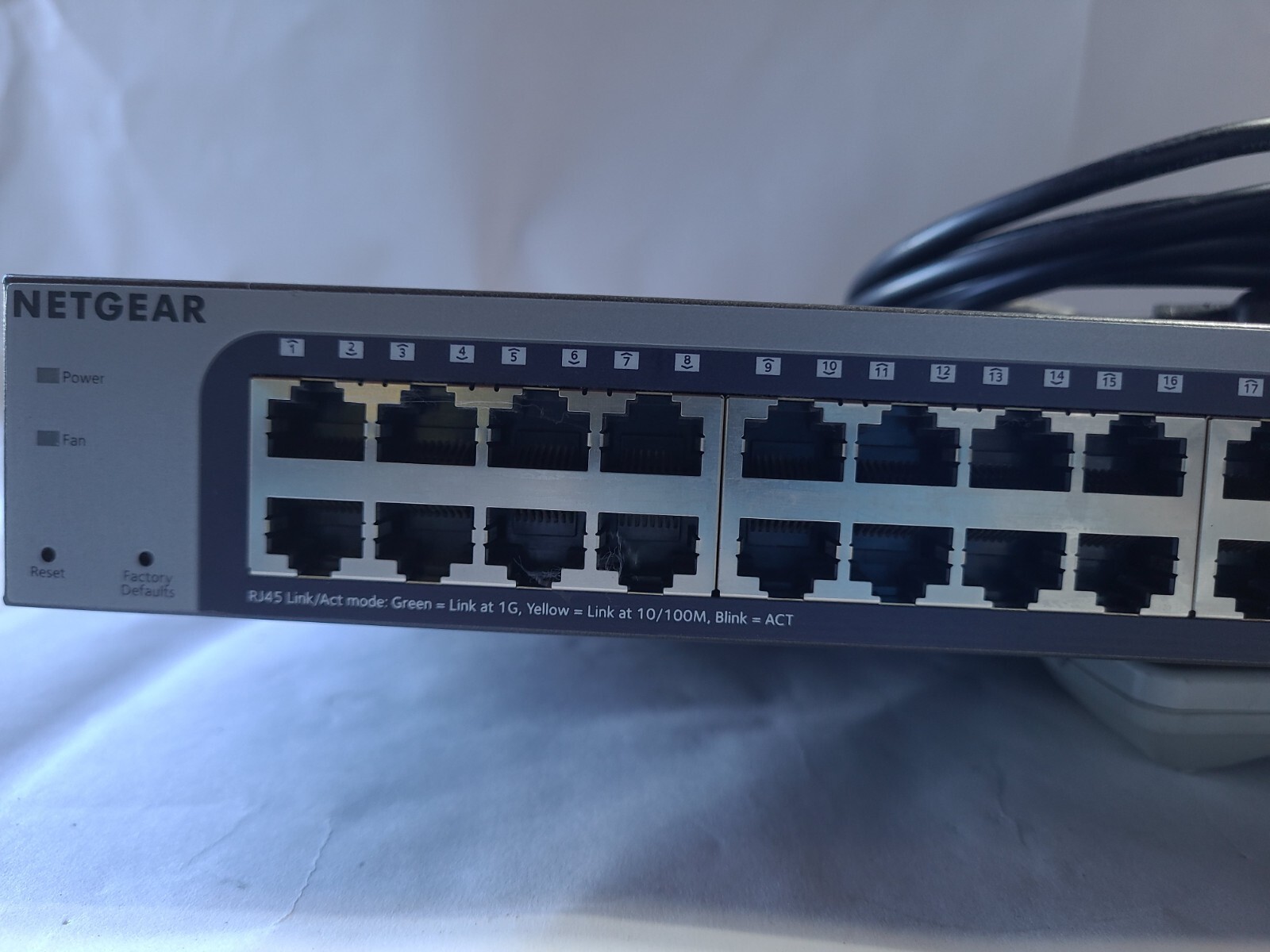 Netgear ProSafe 24 Port Gigabit Smart Switch JGS524e used