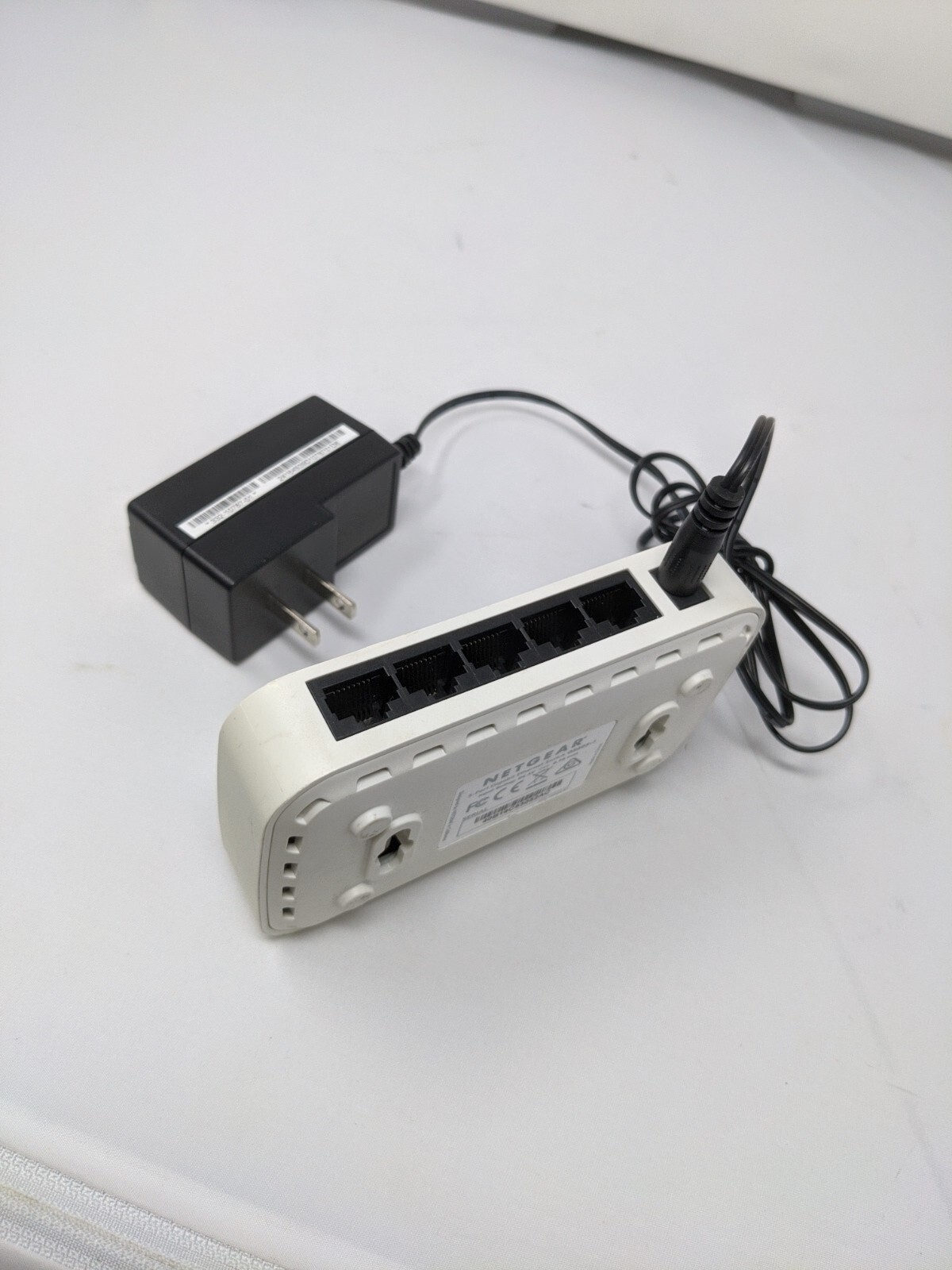 NETGEAR GS605v5 5 Port Gigabit Ethernet Switch