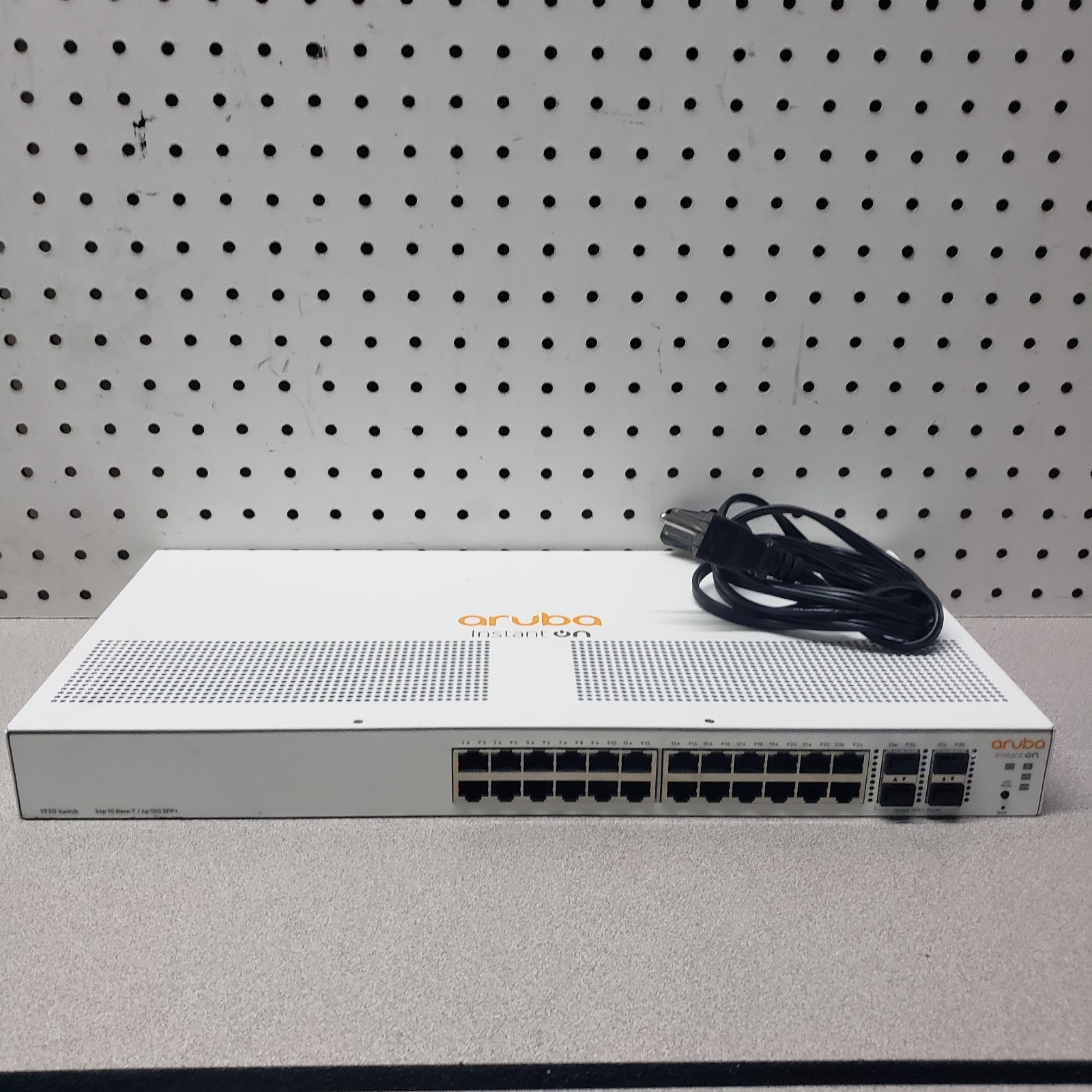Aruba Instant On 1930 24-Port 4SFP+ 370W Ethernet Switch (JL682A)