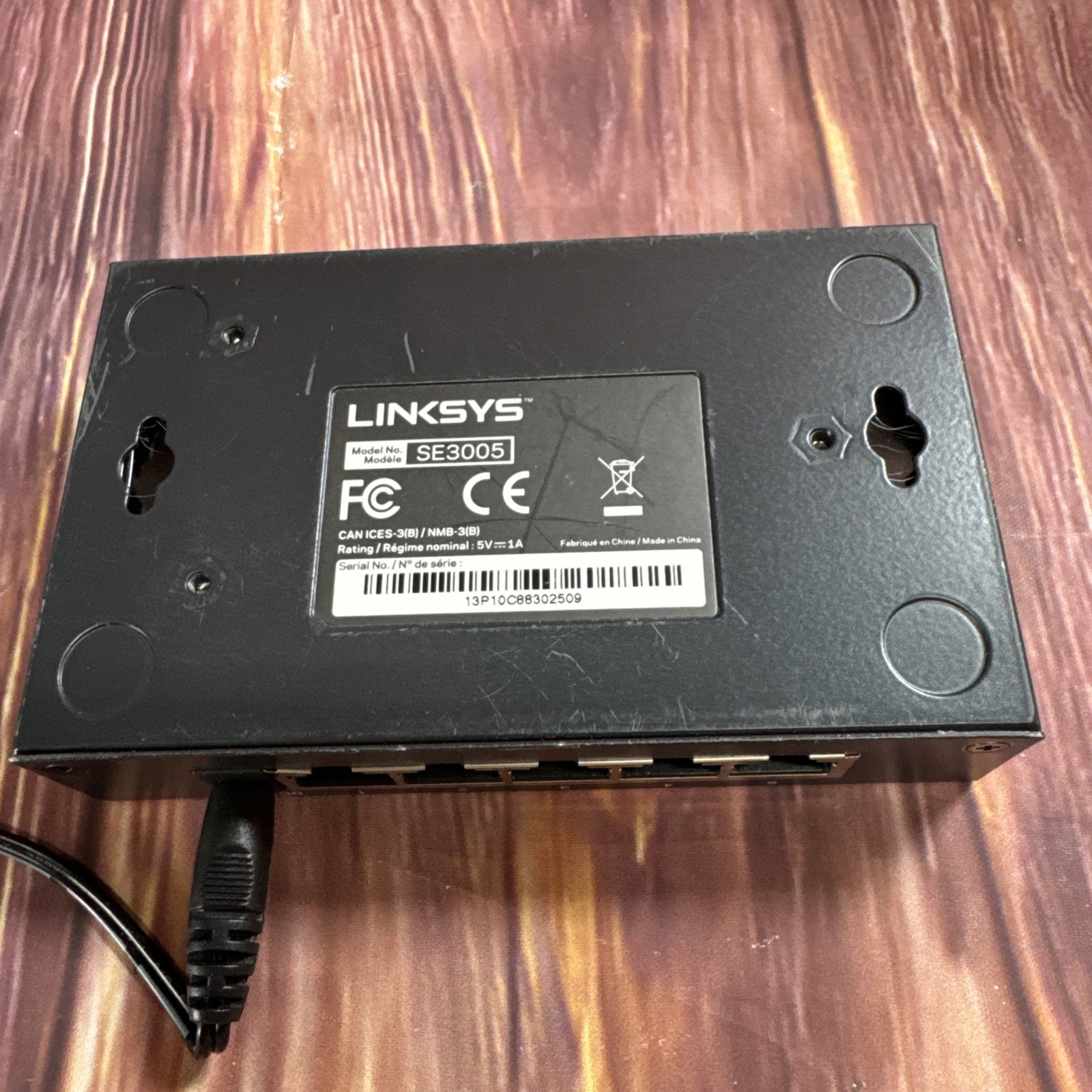 Linksys SE3005 5-Port Gigabit Ethernet Switch Desktop LAN Hub Plug & Play Tested