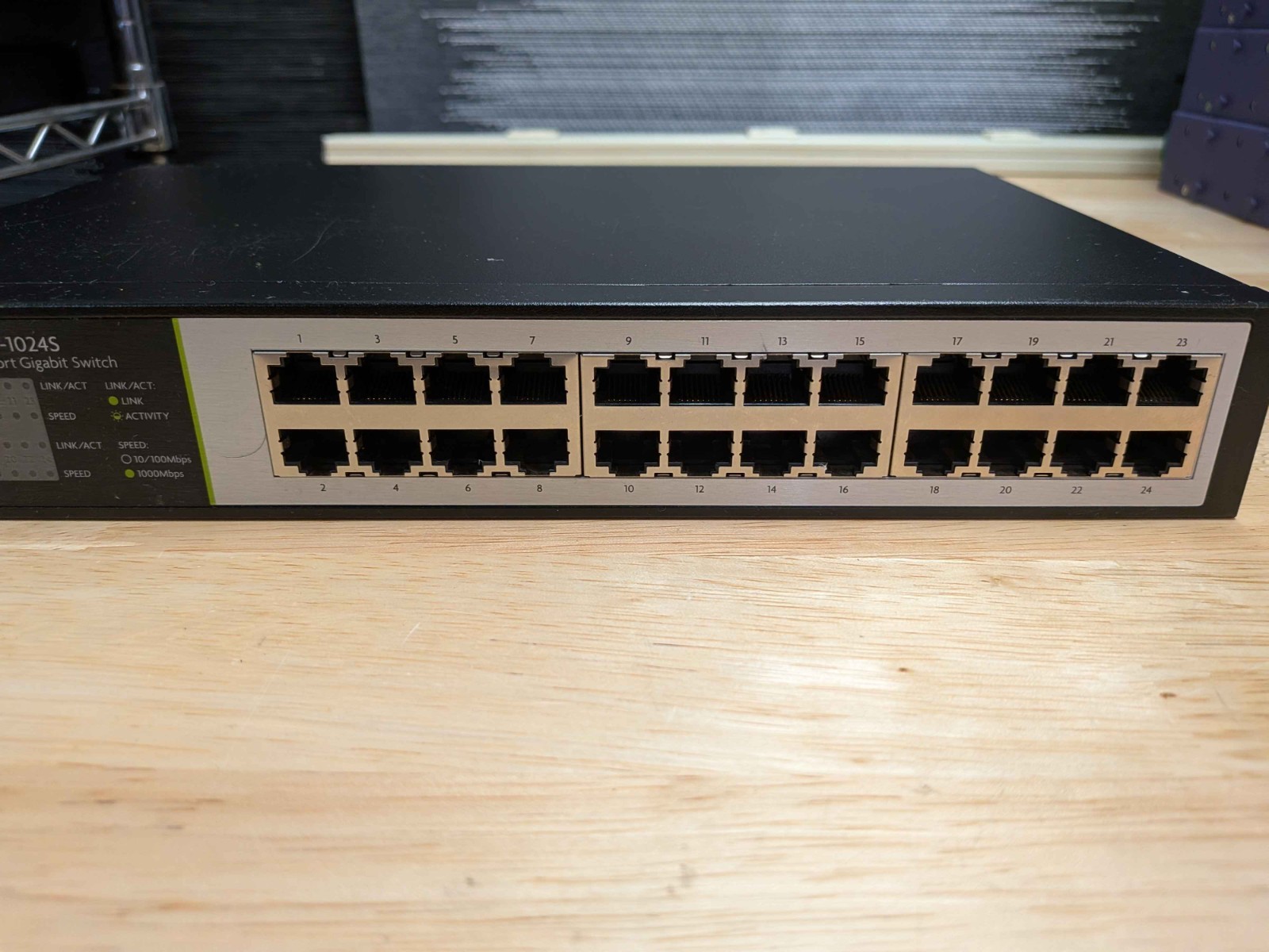 Luxul XGS-1024S 24-port Gigabit Flex Mount Network Switch – TESTED