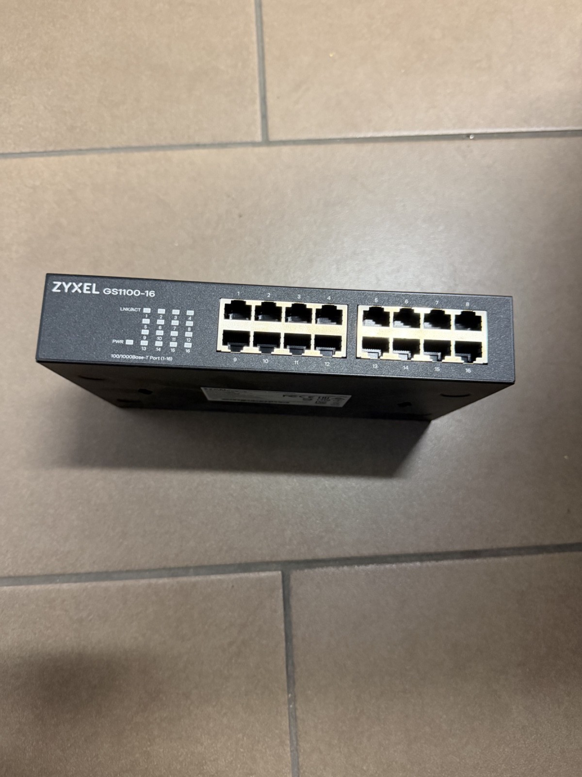 Zyzxel gs1100-16