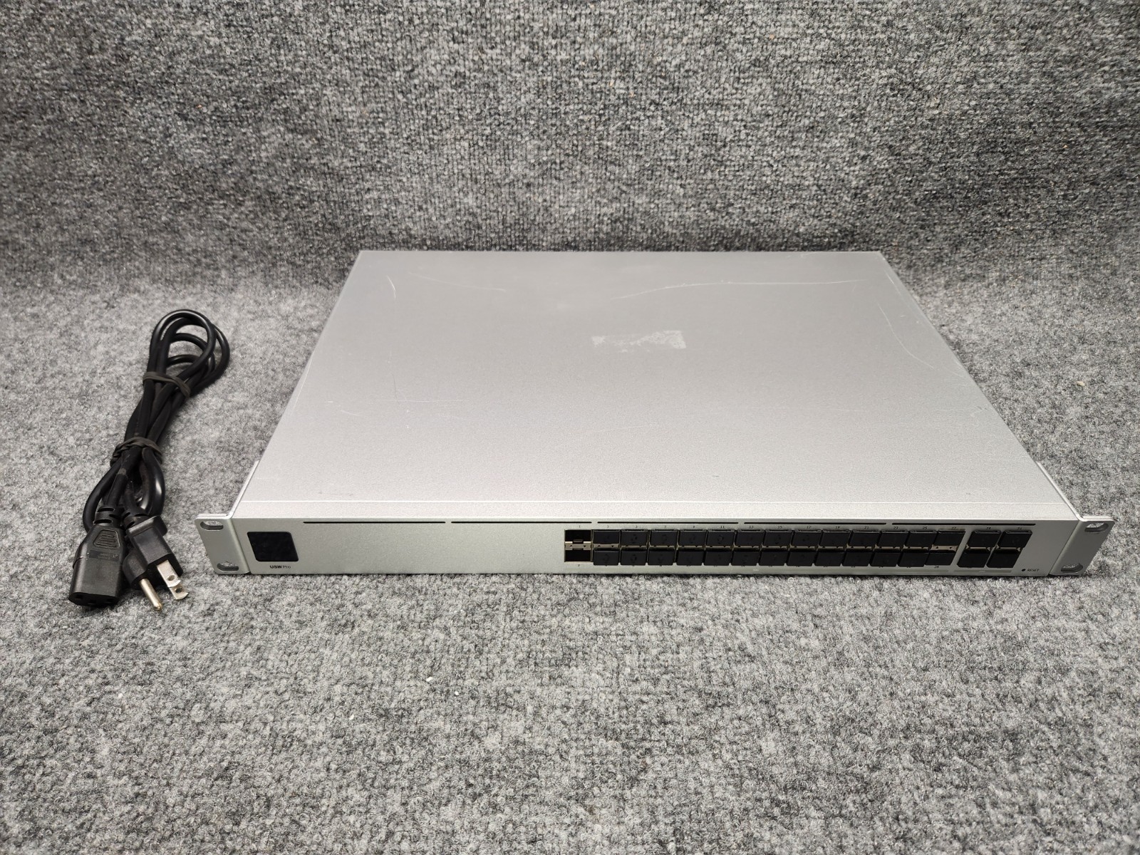 Ubiquiti Networks UniFi Network Aggregation Pro USW 10G SFP+ 32-Port Switch