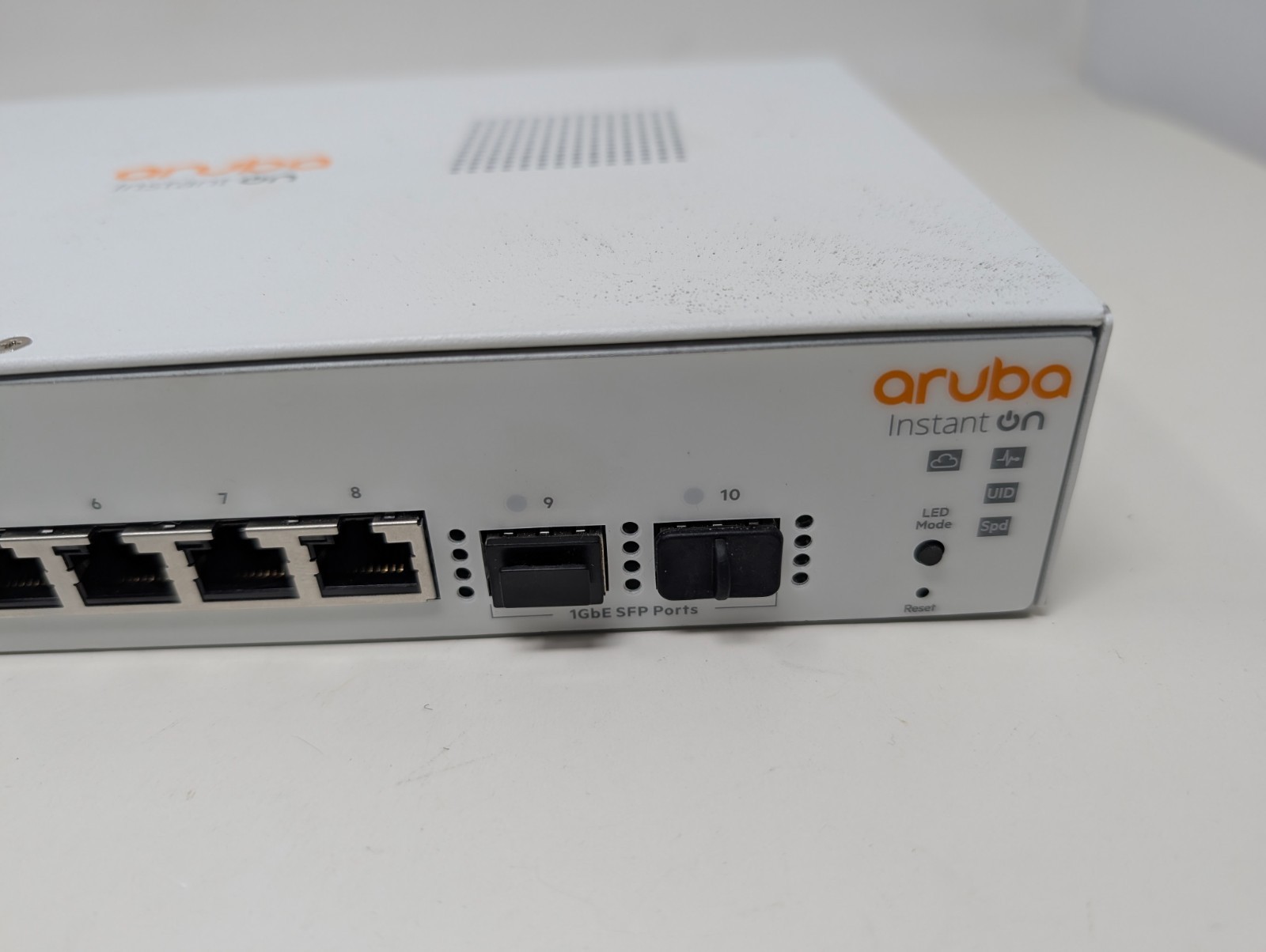 Aruba Instant On 1930 JL680A 8-Port Gigabit Switch 2x SFP (E9)