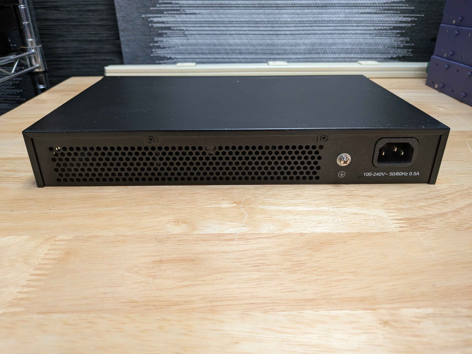 Luxul XGS-1024S 24-port Gigabit Flex Mount Network Switch – TESTED