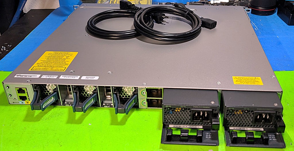 WS-C3850-24XU-S Cisco Catalyst 3850 24-Port 10/5/2.5 Gigabit UPOE Managed Switch