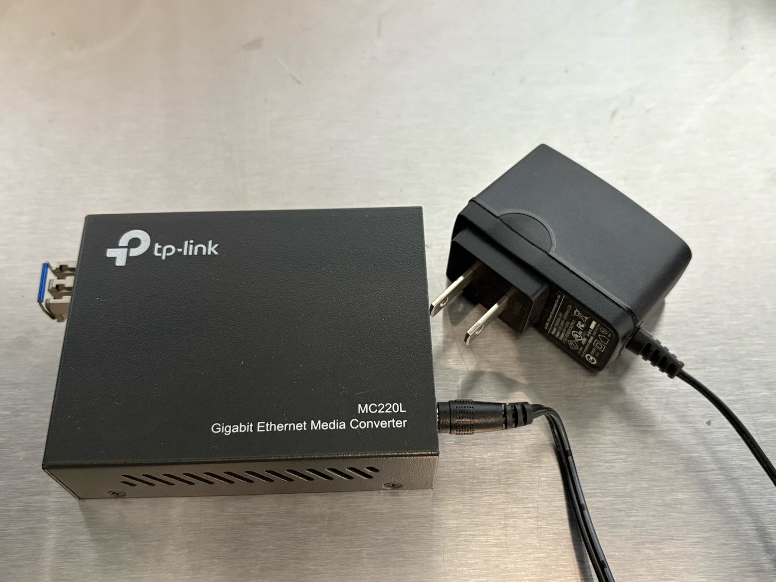 TP-Link MC220L Gigabit Ethernet Media Converter With Power Adapter