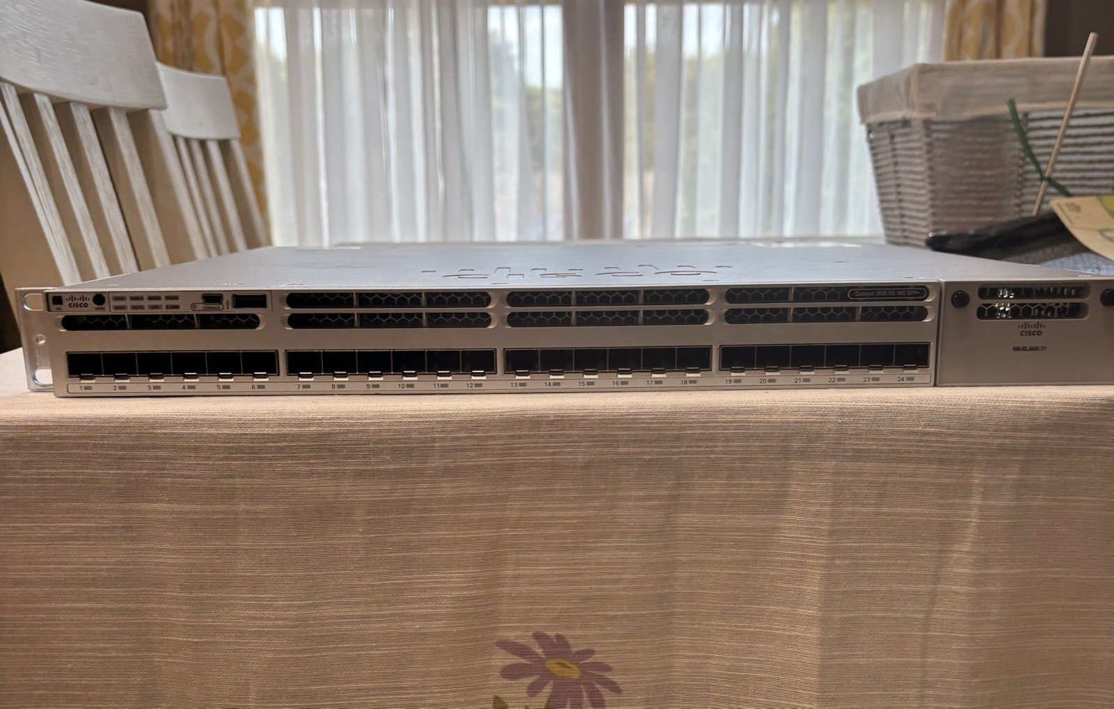Cisco Catalyst 3850 (WS-C3850-24XS-E) 24 SFP Port Rack Mountable Fibre…