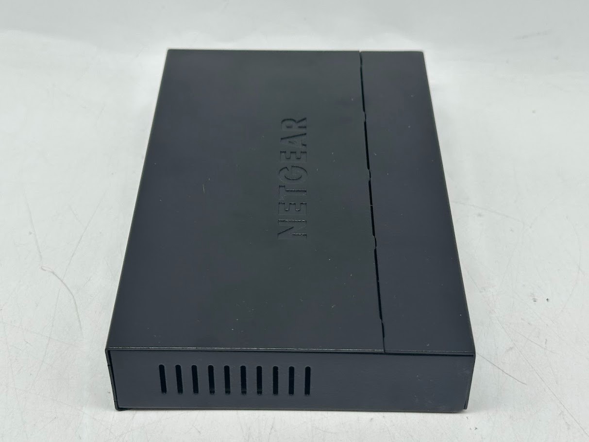 NETGEAR 5-Port PoE Gigabit Ethernet Switch (GS305P)