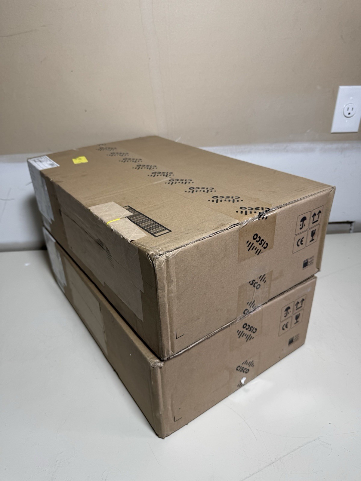 Cisco C1000-24T-4X-L – 24 Ports Fully Managed Ethernet Switch