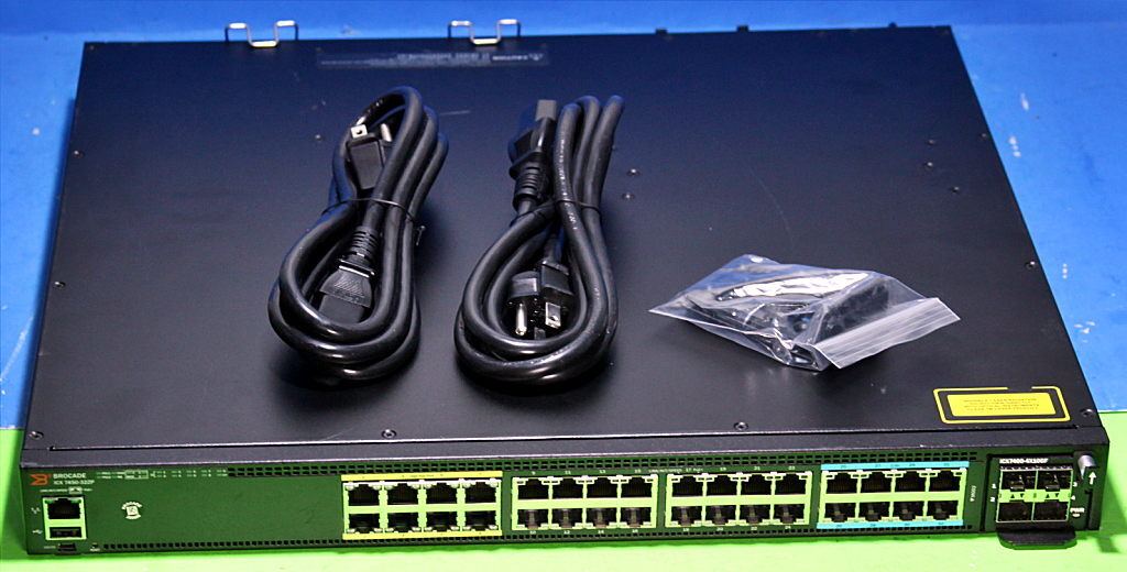 ICX7450-32ZP-E Brocade ICX 7540 24x GbE 8x 2.5 GbE w/ ICX7400-4X10GF 2x 1X40GQ